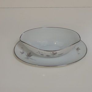 Noritake - Harwood 6312 - Fixed Gravy Boat & Stand
